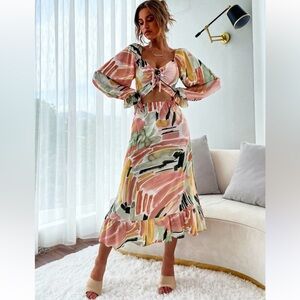 (NWT) Super Cute Watercolor-Design Front Cut-Out Long Sleeve Midi Dress (M)